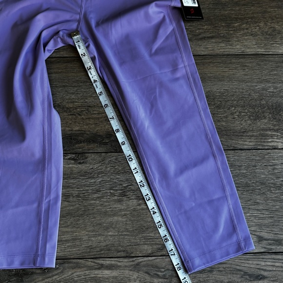 NWT Peloton Essential Mid Rise Capri Leggings Tights Lavender Purple Sz small - Picture 7 of 10